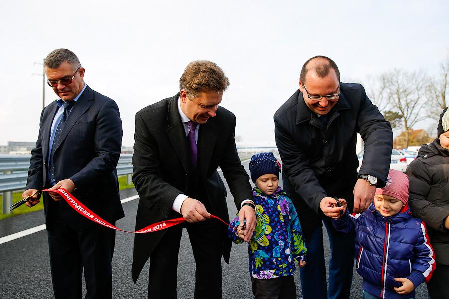 Посадить дерево и открыть трассу: как губернатор добрые дела делал