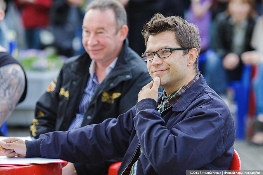 «Guitar Hero»: в Калининграде прошел турнир по воображаемой гитаре