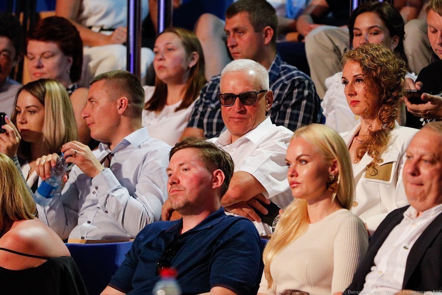 Rauschen girls: о чём шутили на «Голосящем КиВиНе» в Светлогорске (фото)