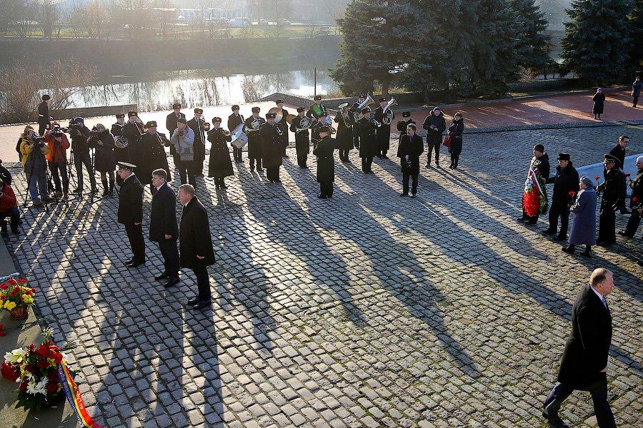 «Родина помнит»: в Калининграде открылся памятник морякам-балтийцам