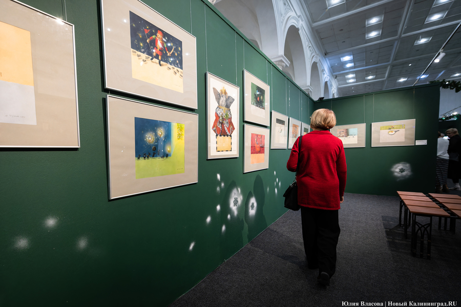 Символы Рождества и мир Гофмана: в Музее искусств открыли новогодний проект (фото)