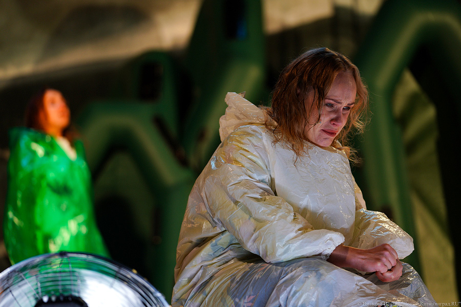 Сентябрьская «Гроза»: калининградский Драмтеатр сыграл спектакль на Верхнем озере