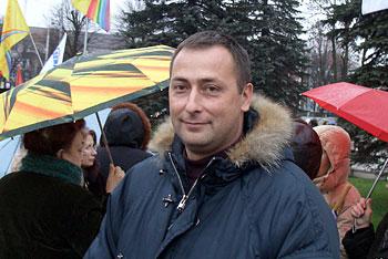 Суд вернул водительские права депутату Константину Дорошку