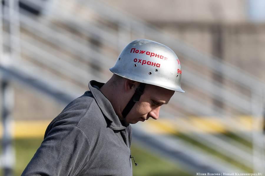 Боевое развертывание: в Калининграде провели соревнования спасателей (фото) 