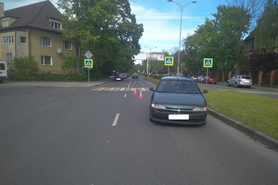 На Кутузова «Рено» сбил 20-летнюю девушку (фото)