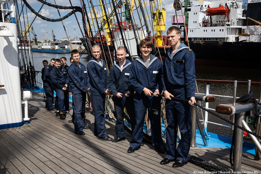 Верёвки, мачты, моряки: в Калининграде открылся фестиваль «Паруса Мира» (фото)