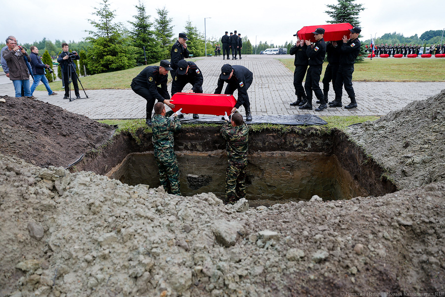 «Ушли в вечную память»: на «Кургане славы» перезахоронили советских воинов
