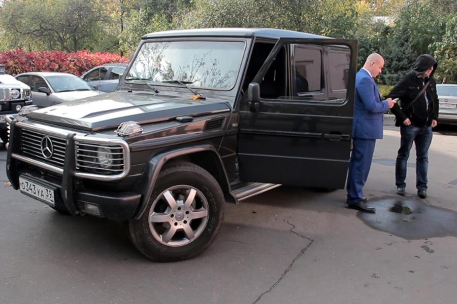 Подозреваемый во взятке в 700 тысяч чиновник был уволен из СК за пьяный дебош