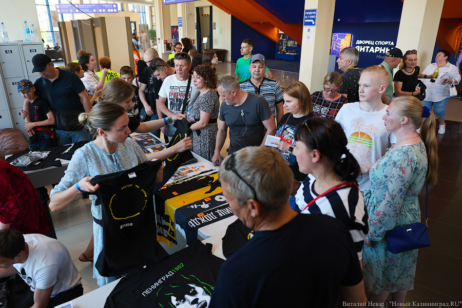 В Калининграде прошёл концерт группы «Кино». Голос Виктора Цоя оцифровали (фото)