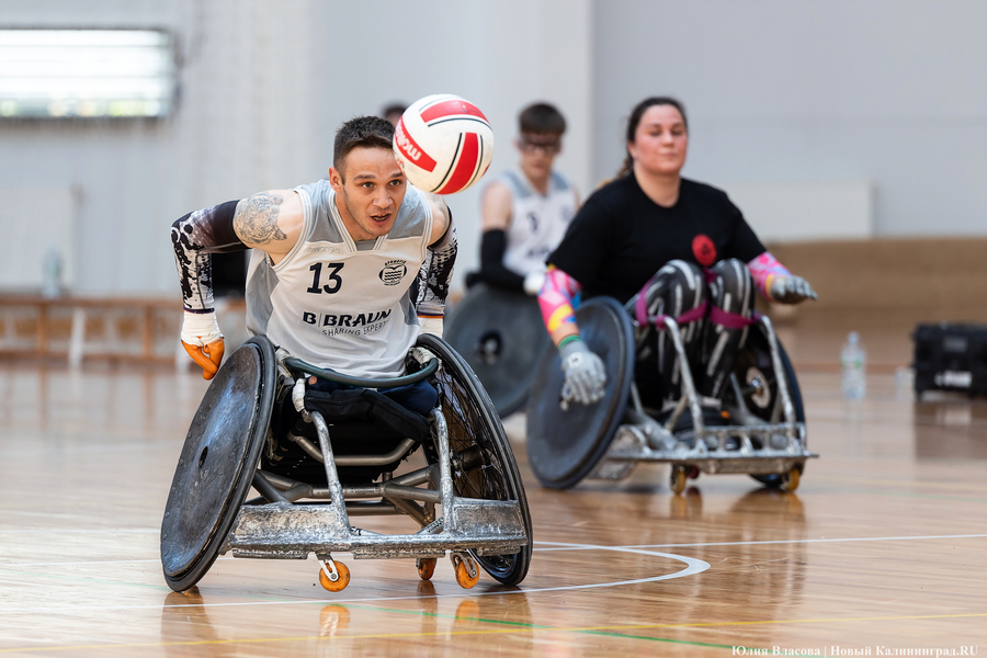 «Серебро» дороже «золота»: в Калининграде впервые боролись за Кубок по регби на колясках (фото)