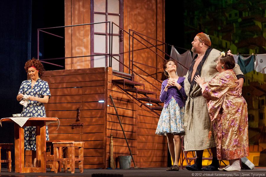 «Светская жизнь драматического театра»: фоторепортаж с репетиции спектакля