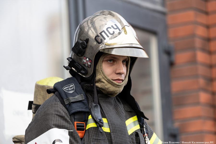 За три минуты на 25-й этаж: у пожарных прошли соревнование по скоростному подъёму (фото)