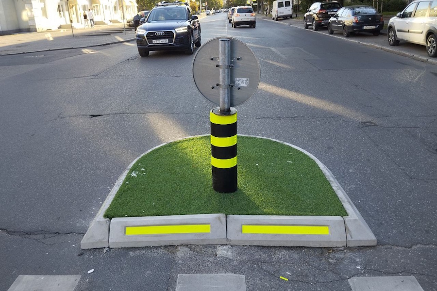 В Калининграде смонтировали первые модульные островки безопасности (фото)