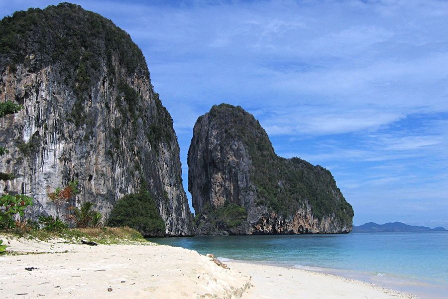 Россиян предупредили о штрафах за курение на пляжах Таиланда