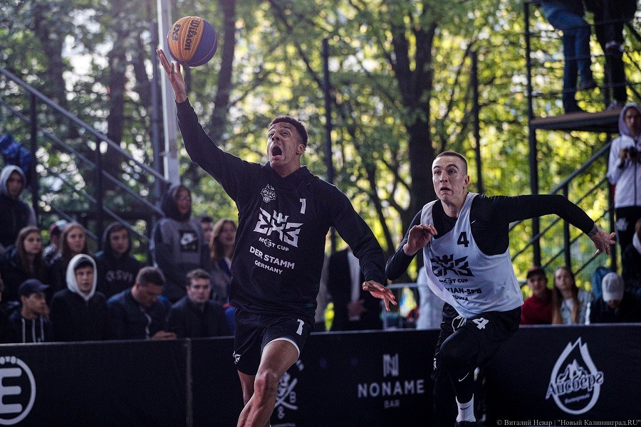 Слэмданк под мостом: в Калининграде прошел статусный турнир по стритболу (фото)