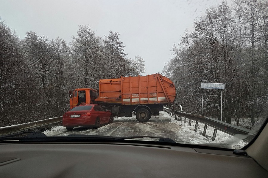 Трасса «Калининград — Янтарный» блокирована из-за ДТП (фото)