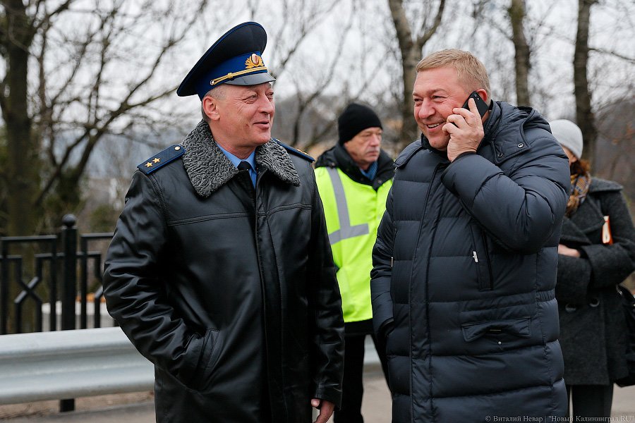 Двухполосный и антипешеходный: после ремонта открылся мост на Суворова (фото)
