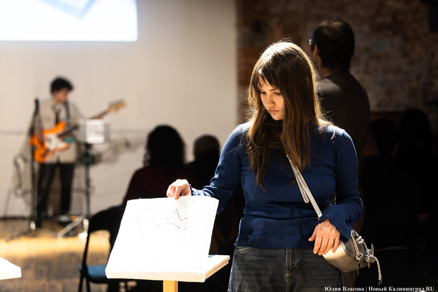 Что останется после нас: в «Воротах» открылась выставка современной мозаики