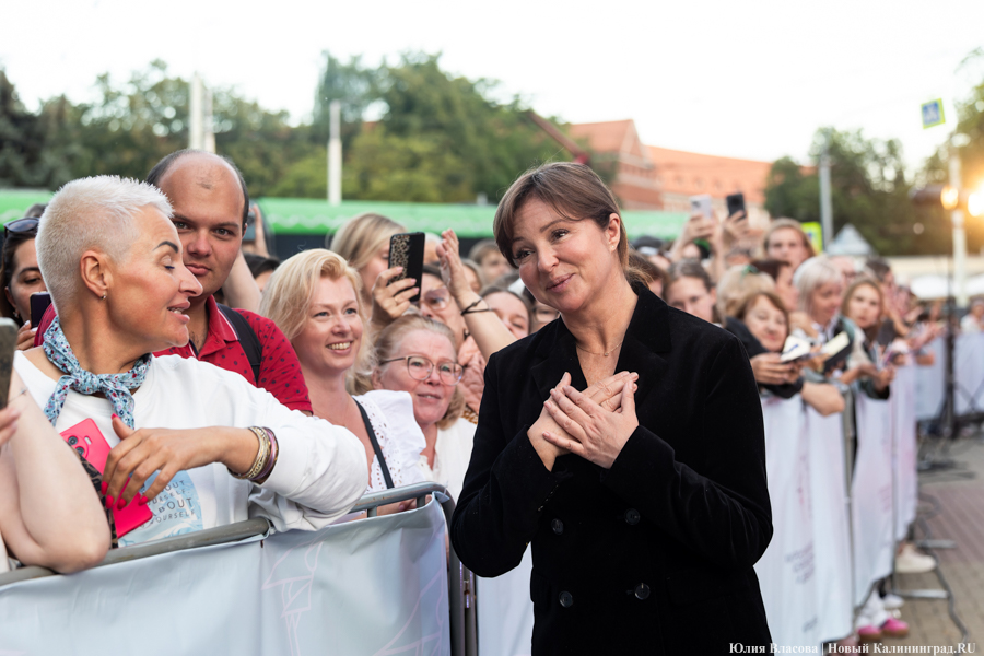 «Короче». Красная дорожка: в Калининграде открылся фестиваль короткометражек (фото)