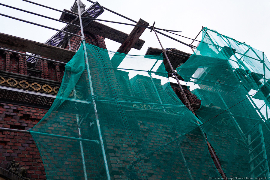 «Не можем делать один в один»: как реставрируют эскарповую стену Фридландских ворот