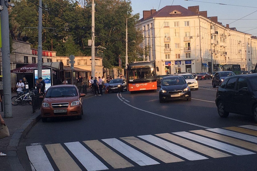 Движение по проспекту Мира затруднено из-за ДТП в районе зоопарка (фото)