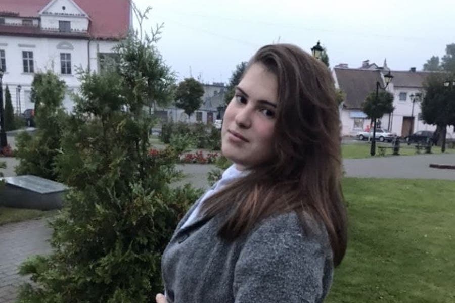 Может нуждаться в медпомощи: в Гвардейске пропала 15-летняя школьница (фото)