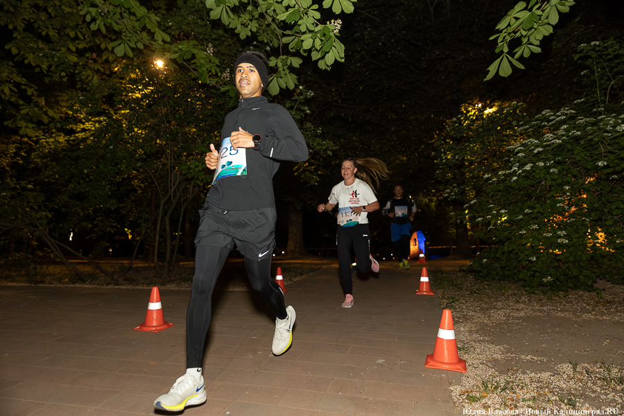 Остров бегущих фонарей: на острове Канта устроили ночной благотворительный забег (фото)