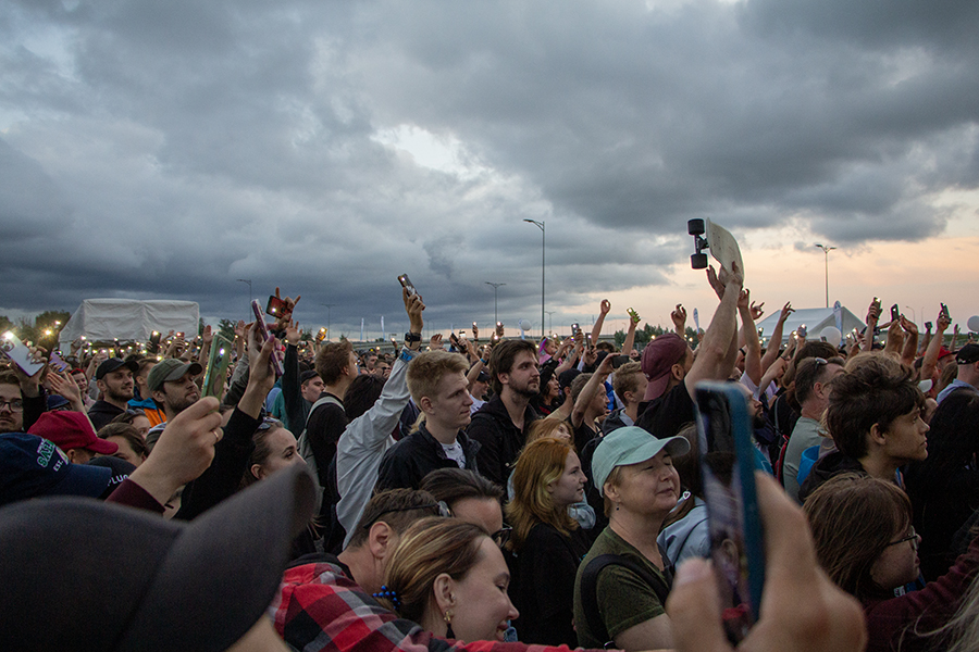 Марафон мировых хитов: в Калининграде прошёл рок-фестиваль с трибьют-шоу (фото)