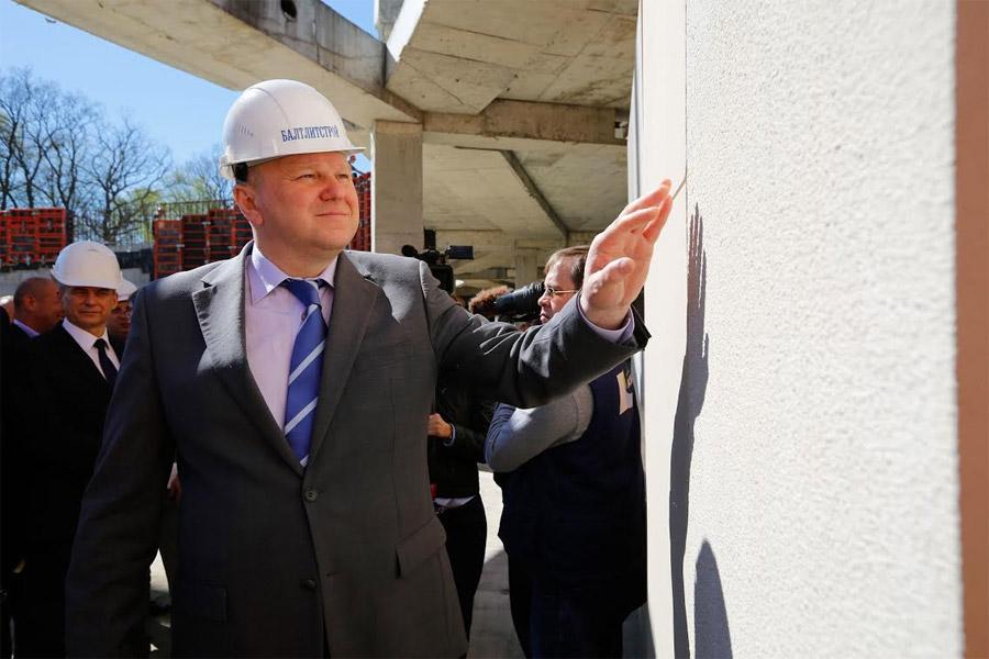 29 апреля 2014: фасад для театра эстрады