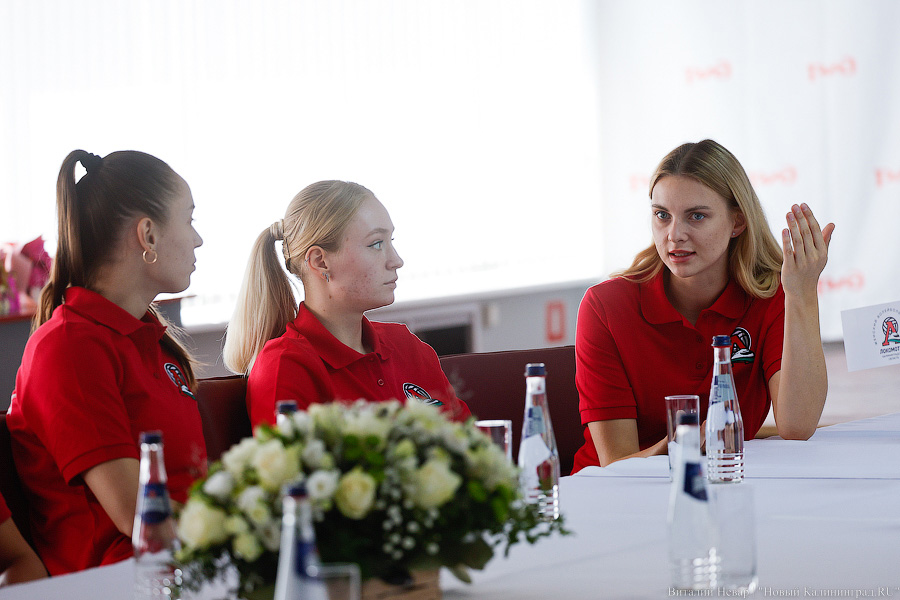 Смена машинистов: калининградский «Локомотив» представил новых тренера и капитана (фото)