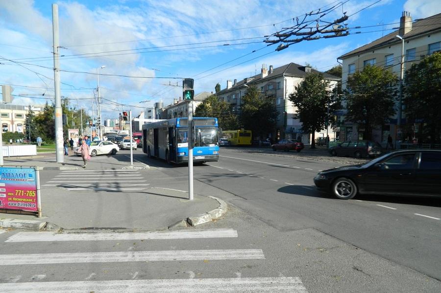 В Калининграде пожилая пассажирка автобуса упала и получила тяжелые травмы (фото)
