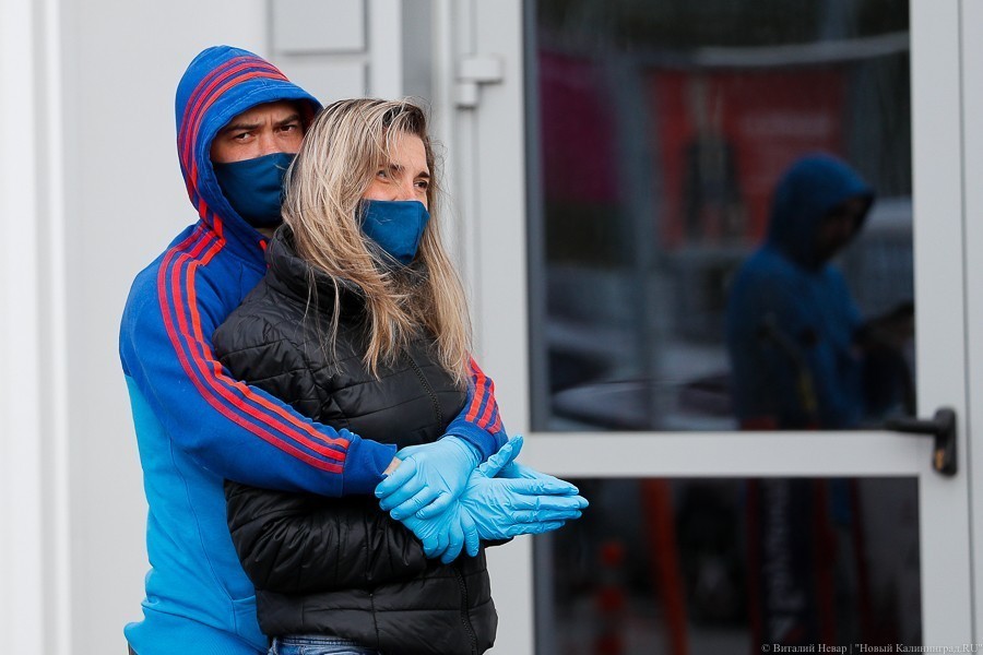 Вход в масках и перчатках: в регионе заработали непродовольственные магазины (фото)