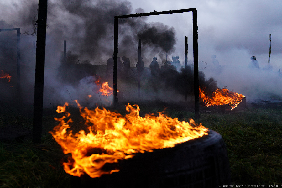 В условиях, приближенных к боевым: тренировка морпехов на психологической полосе препятствий