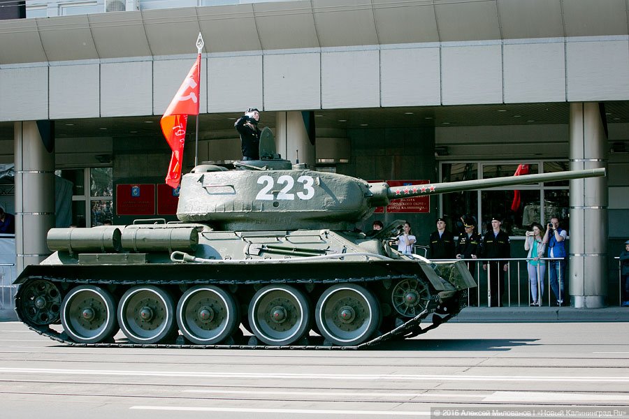 По главной улице с оркестром: как в Калининграде прошёл Парад Победы (фото)