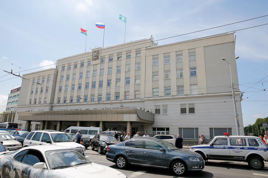 Не разъехались: крупная авария в центре города 