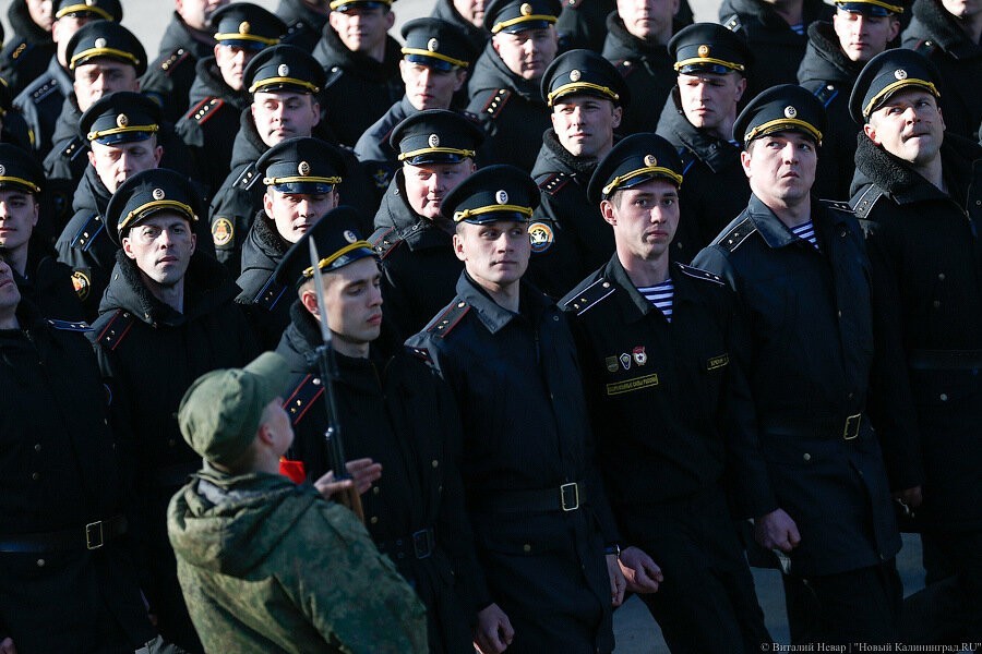 Доверие россиян к армии оказалось выше, чем к президенту, ФСБ и полиции