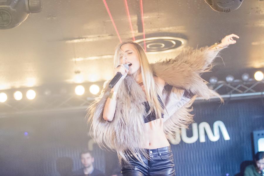 «Если мир не разрушит красоту»: в «Платинуме» выбрали самую красивую студентку 