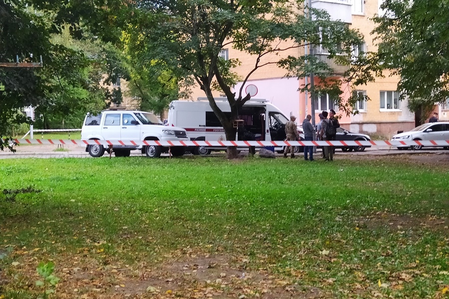 В центре Калининграда оцепили дом из-за подозрительного предмета (фото)