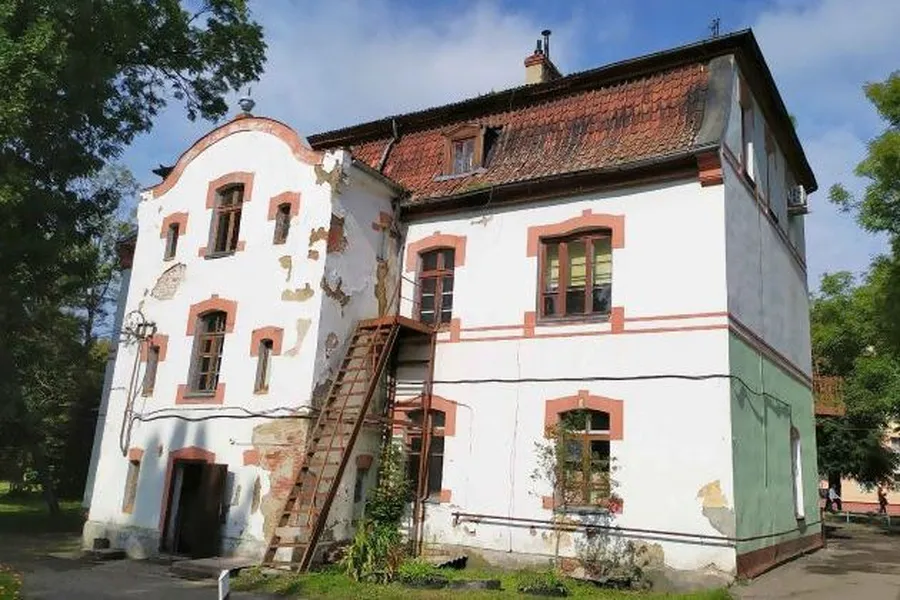 В Правдинске историческому зданию дневного стационара хотят найти «другой профиль»