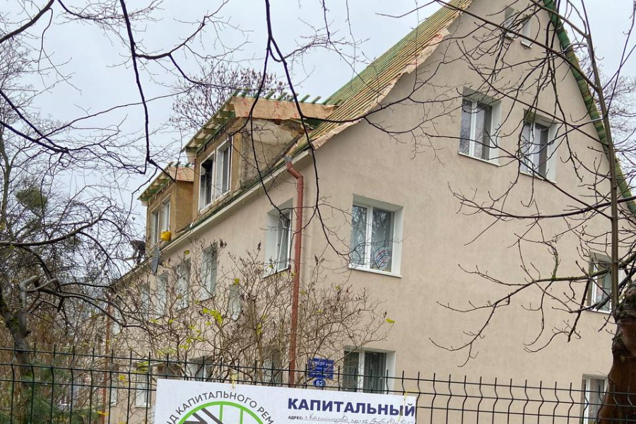 Дом на проспекте Победы затопило в дождь из-за отсутствия материалов у подрядчика (фото)