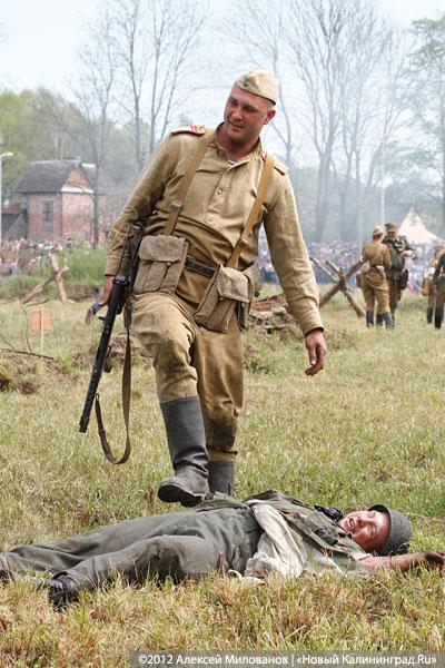 «Ещё одна победа»: фоторепортаж с реконструкции штурма форта №5