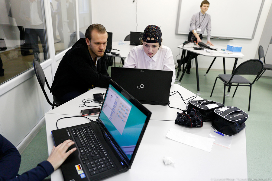 Гениальное место: как Алиханов с одаренными школьниками и IT-шниками общался