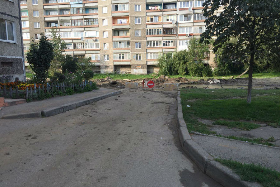 Остров невезения: строители опять устроили на Октябрьском потоп (фото)