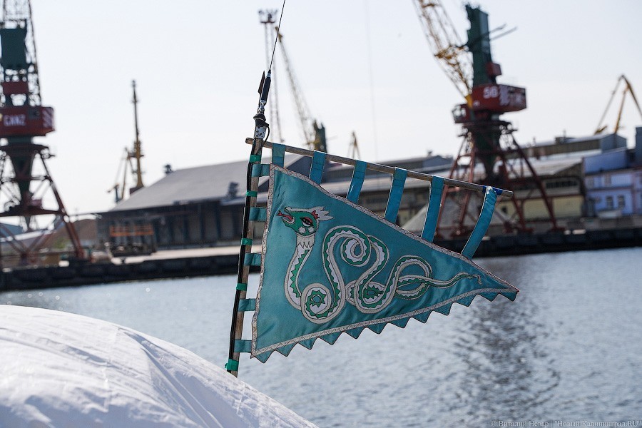 В Калининград пришел «Змей Горыныч». Мы побывали в его «чреве» (фото) (видео)