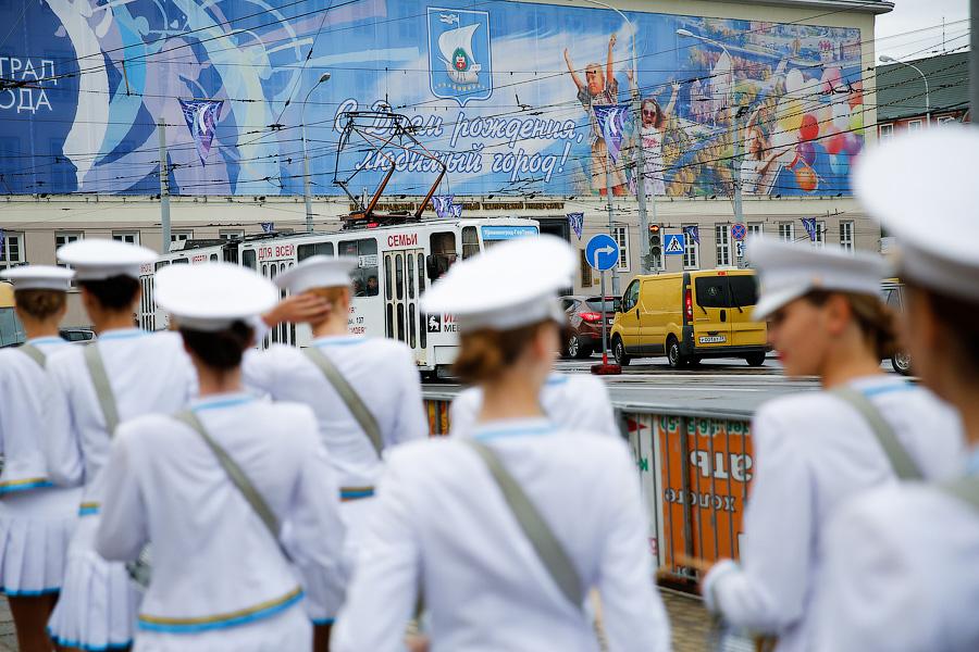 Девушка с барабаном: один День города барабанщицы Алены