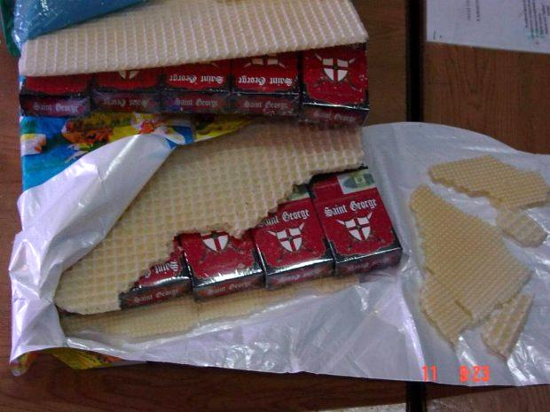 В надгробии и между вафлями: тайники сигаретных контрабандистов Польши (+фото)