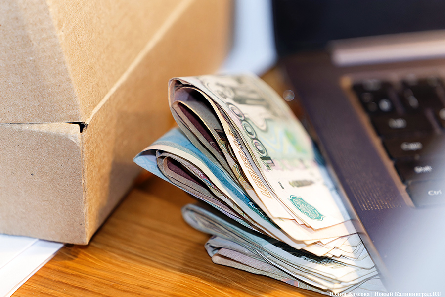 Путин подписал закон об увеличении МРОТ