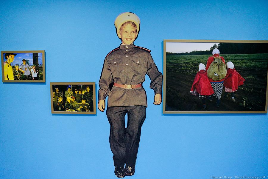 Картинки с выставки: открытие Балтийской биеннале фотографии