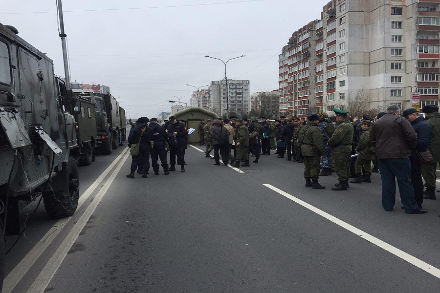 Военные в городе: учения по всему Калининграду (фото)