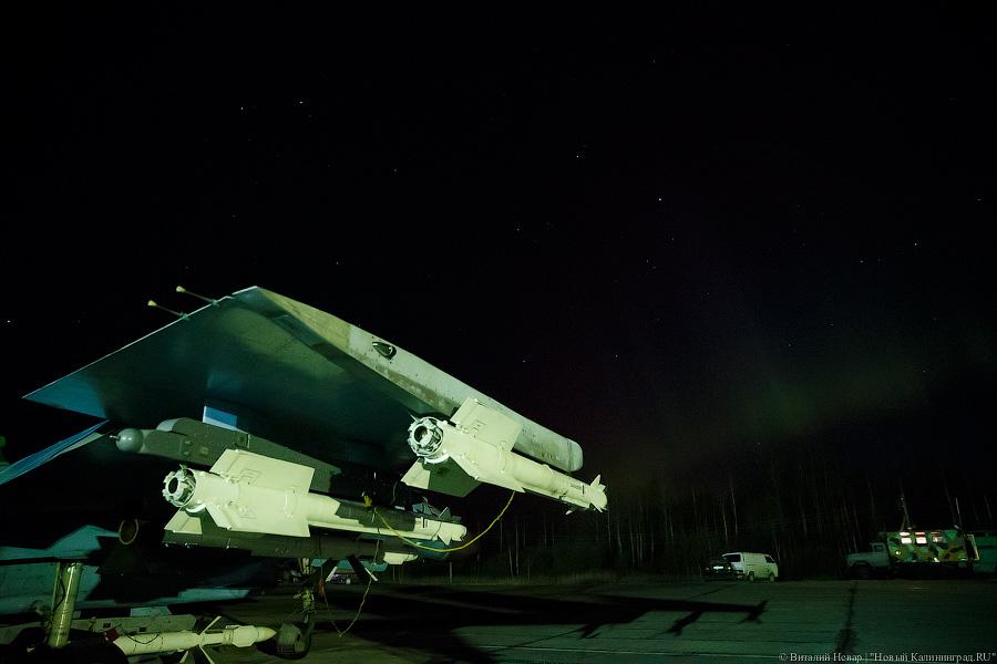 Усиление боеготовности: в Калининград прилетели военные самолеты (фото,видео)